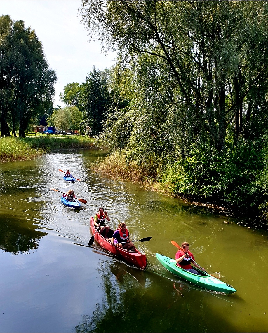 Wassersport in der Schule am Meer